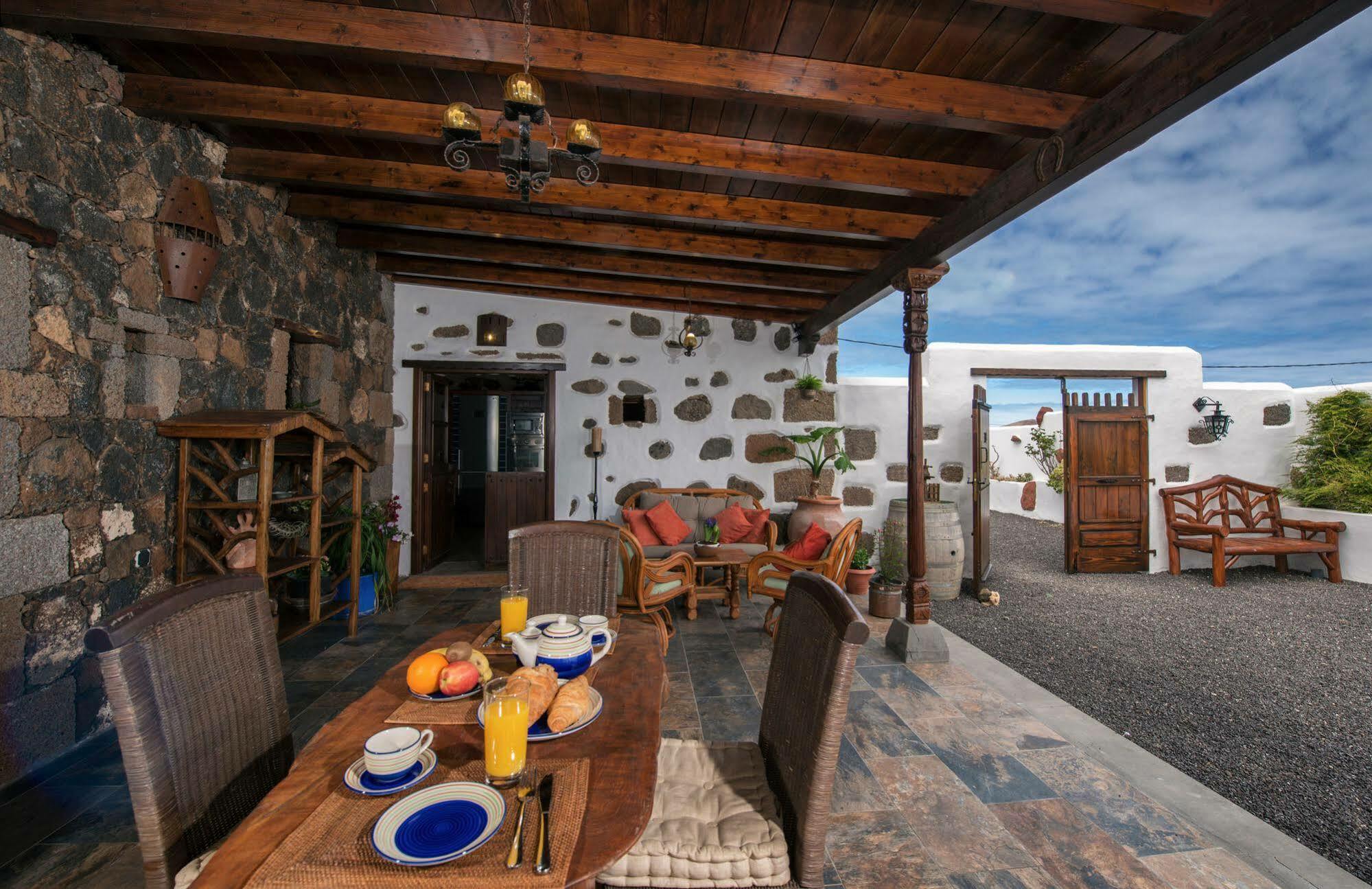 Casa Emblematica Garaday Lanzarote Guest House ตินาโค ภายนอก รูปภาพ